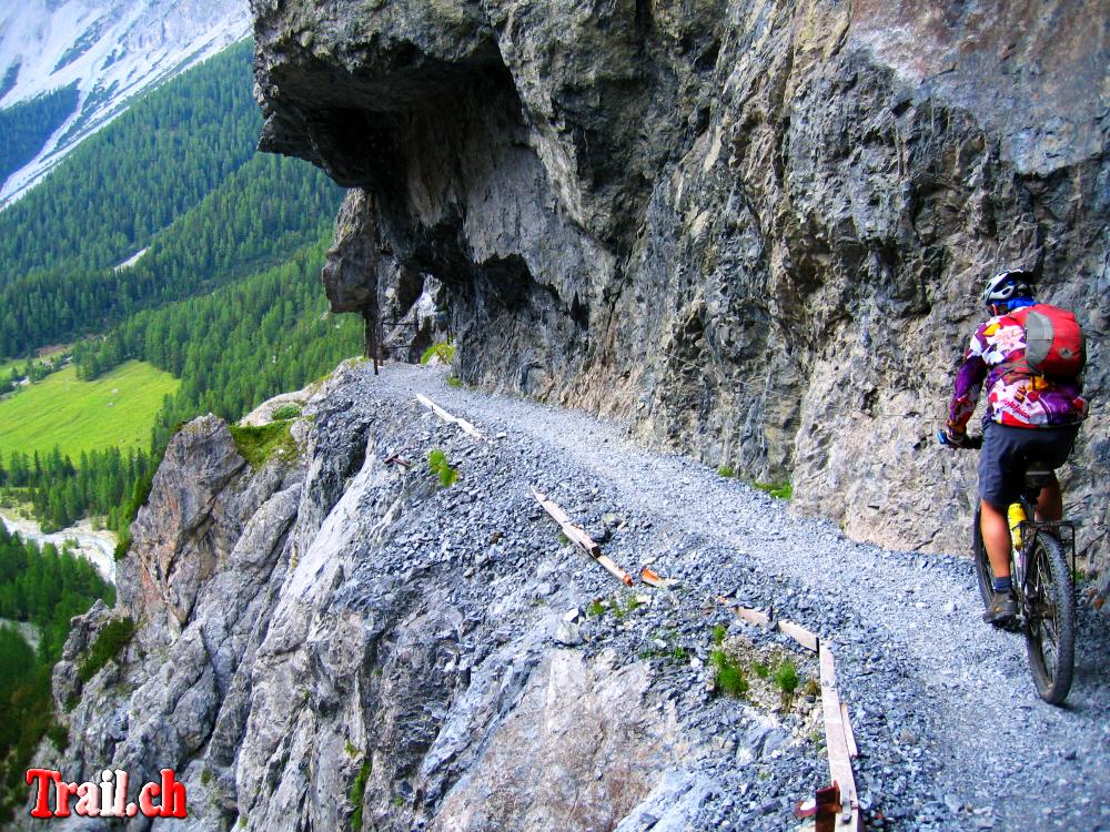 Val d'Uina Schlucht 3-Länder Mountainbike Tour