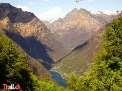 Verzascatal mit Verzasca Stausee