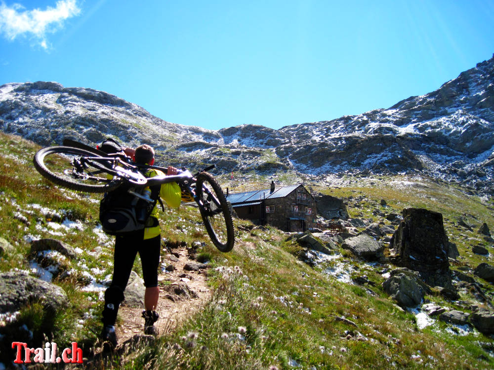 Binntalhütte SAC unter dem Albrunpass