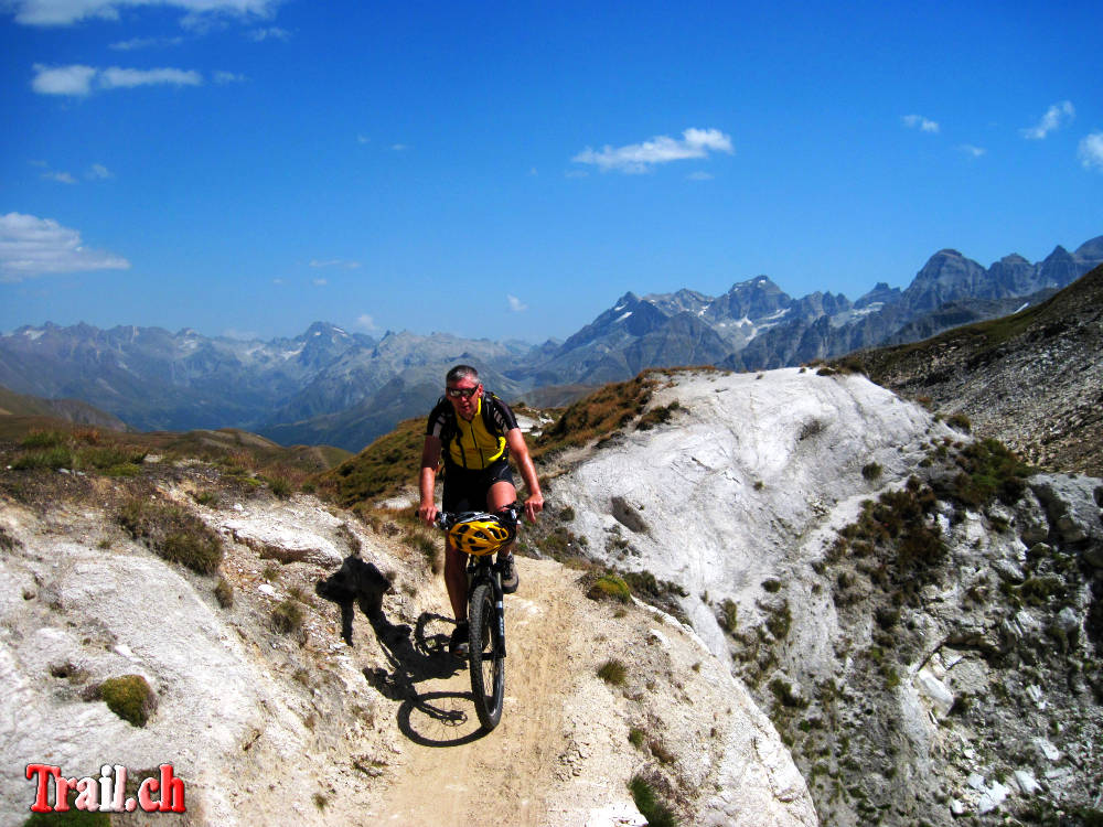 Tour über den Saflischpass mit dem Mountainbike