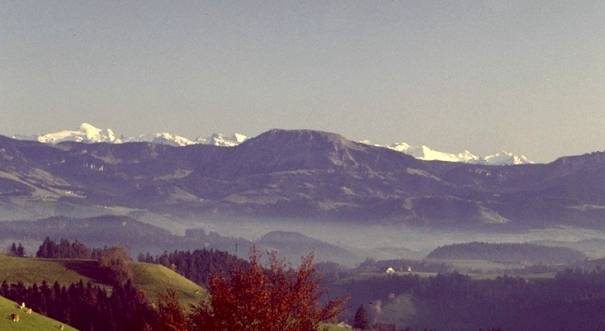 Ein Teil des Panoramas vom Oberlehn Menzberg: Mitte Schimbrig, links vom Schimbrig Sustenhorn und Titlis, rechts vom Schimbrig Winterberge, Gammastock 