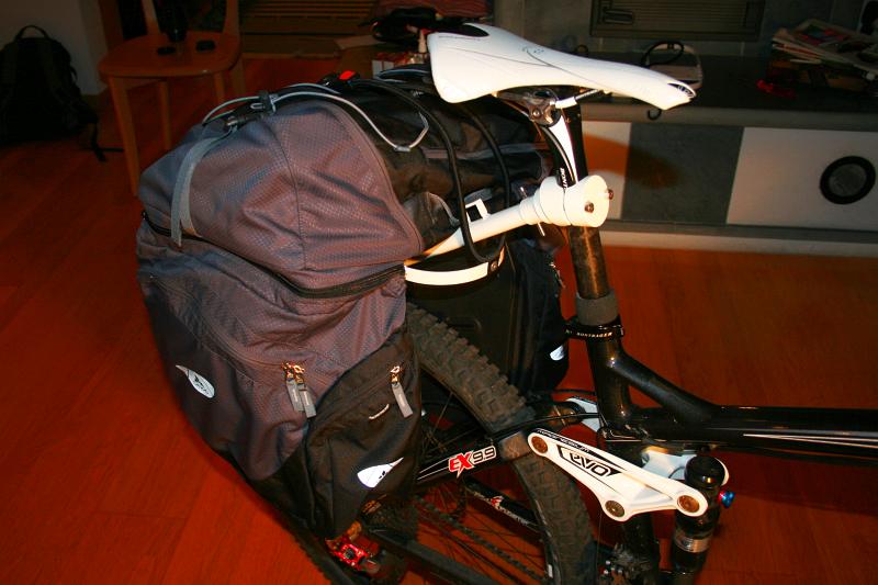 Fahrrad Gepäckträger fürs Heck am vollgefederten Fully